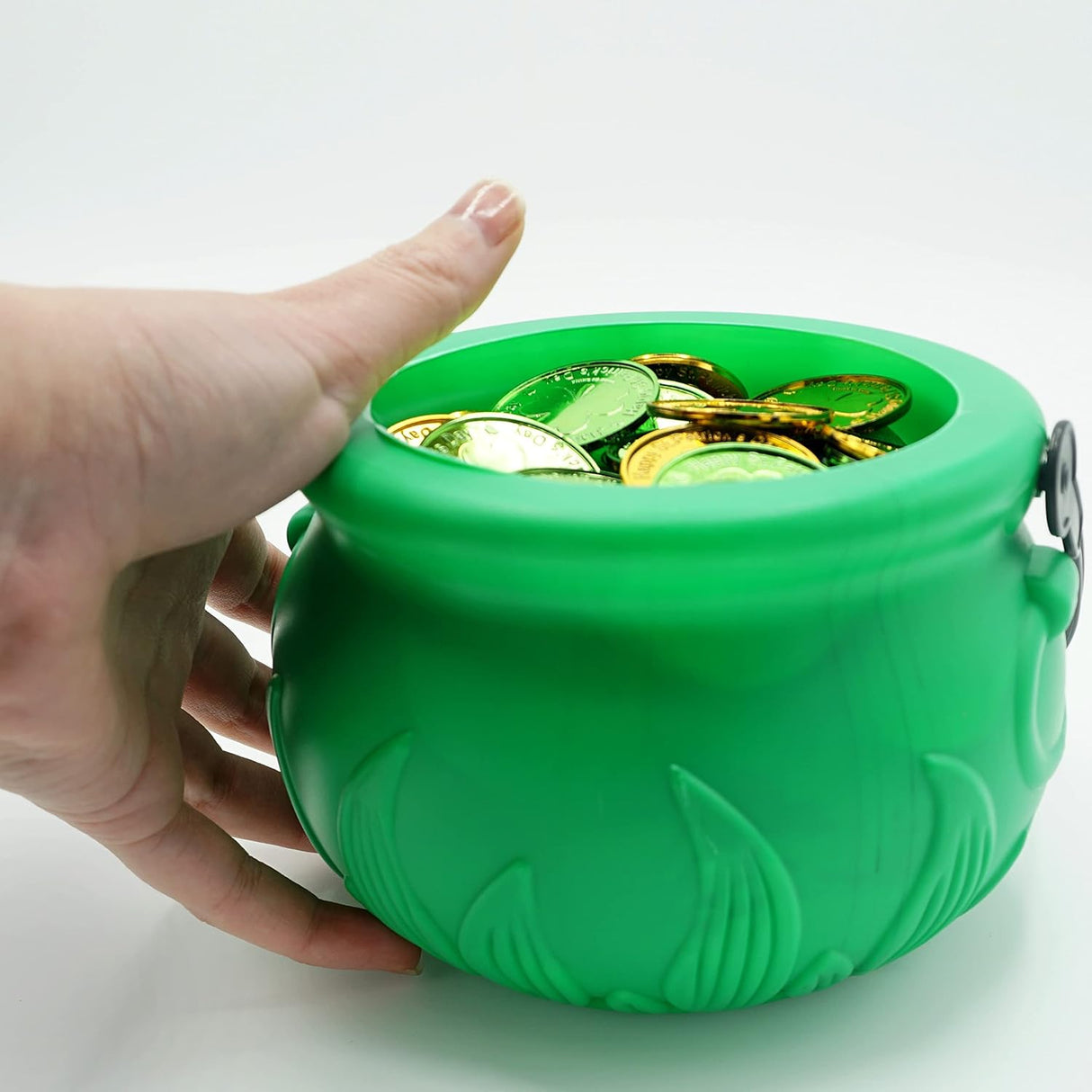 4E's Novelty St. Patrick’s Day Pot of Gold with 100 Lucky Coins – Leprechaun Decorations, Green & Gold Coins for Irish Party Favors